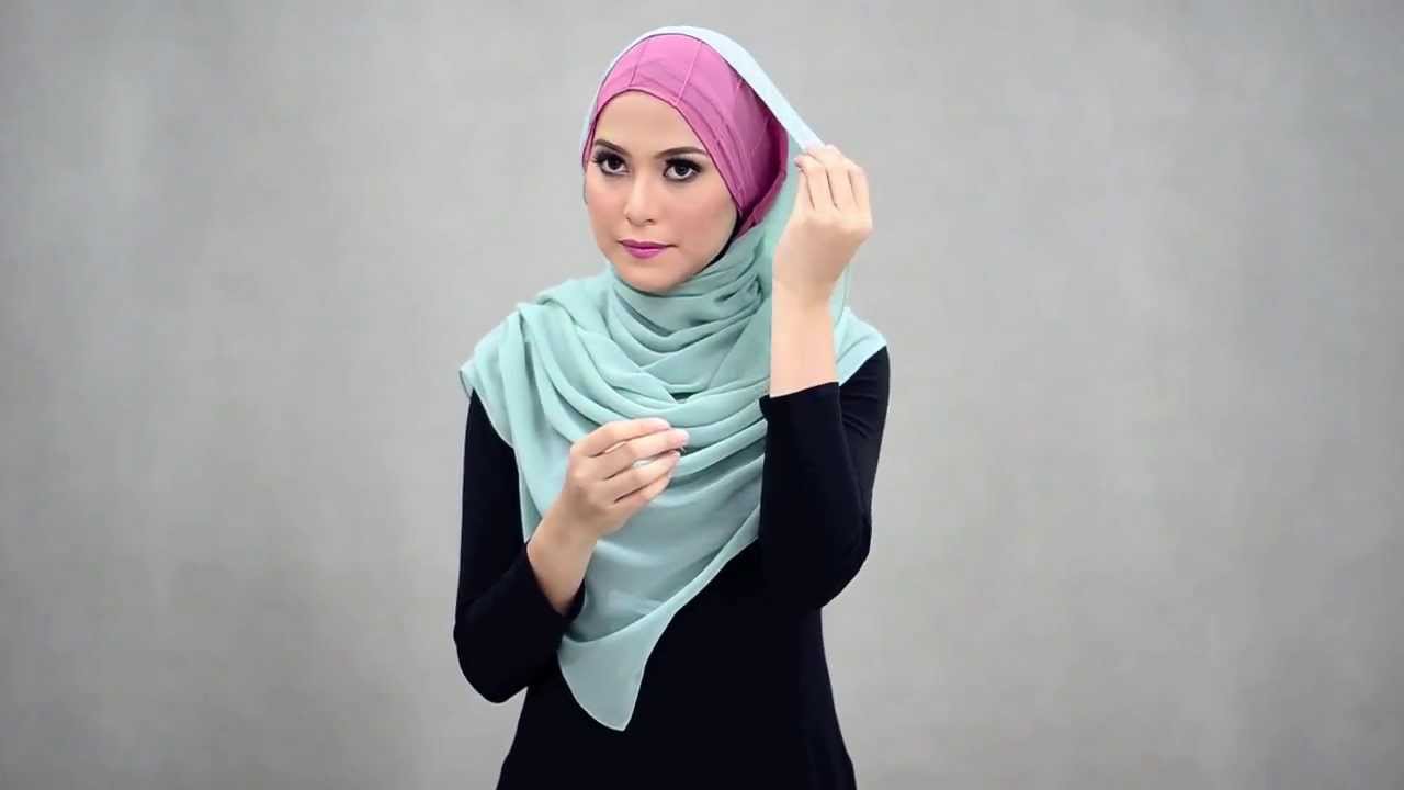 YARA shawl styling tutorial by Al-Humaira Contemporary