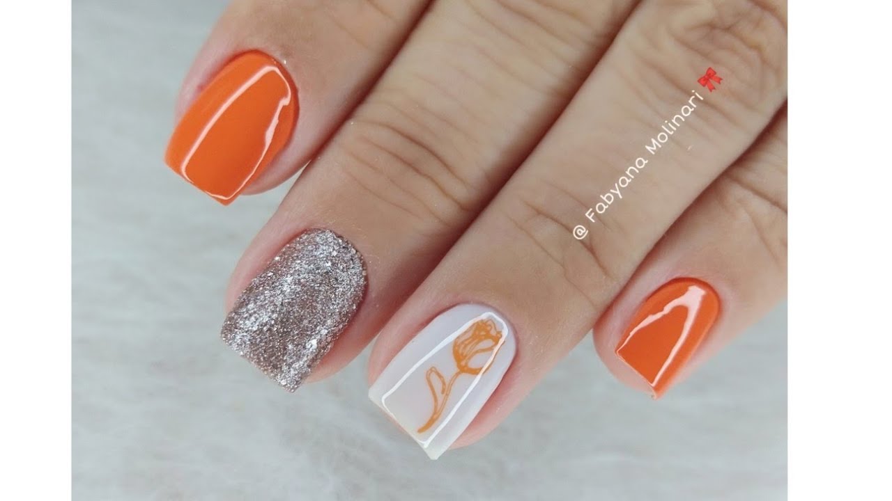 unhas decoradas com carimbos - olhem o resultado dessa cor laranja 🍊