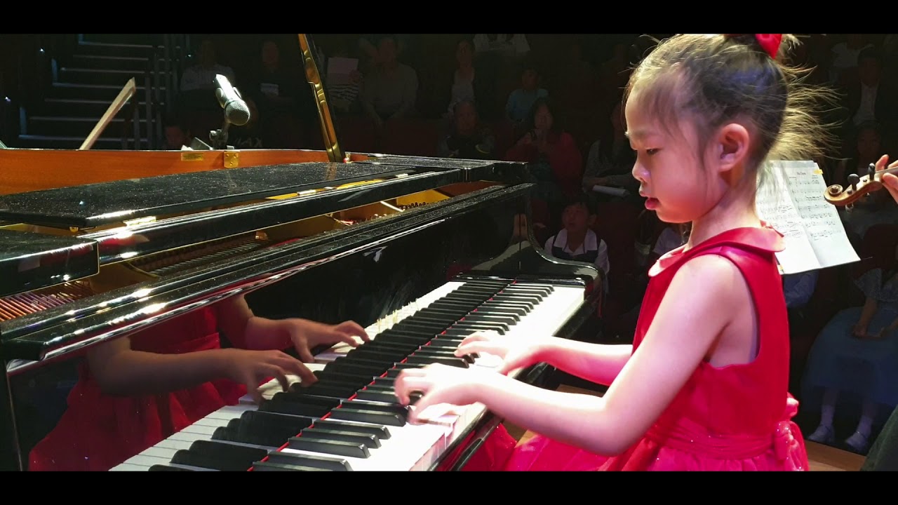YaoYao Wei (age 6) plays Kabalevsky: The Clown, Op.39 No.20 (trio version)