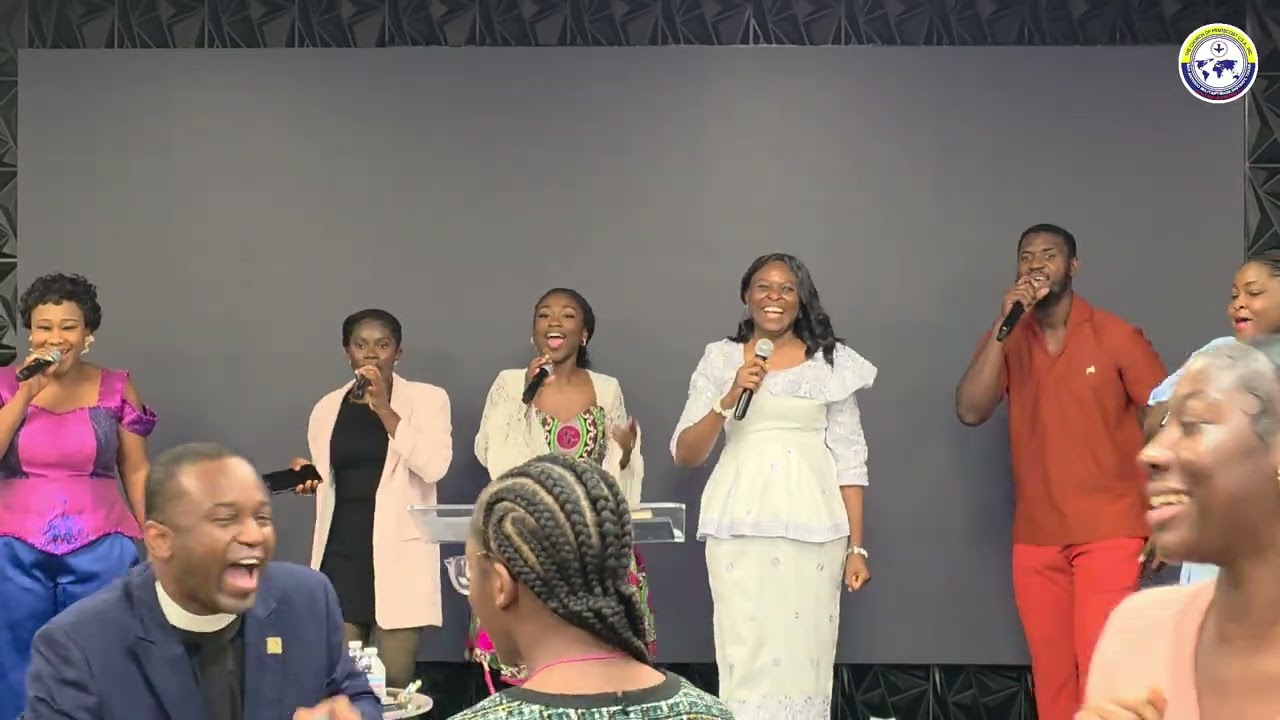 🔥 WHEN YOUR PASTOR LEADS PRAISES 🔥 || THE BLESSING CHOIR 