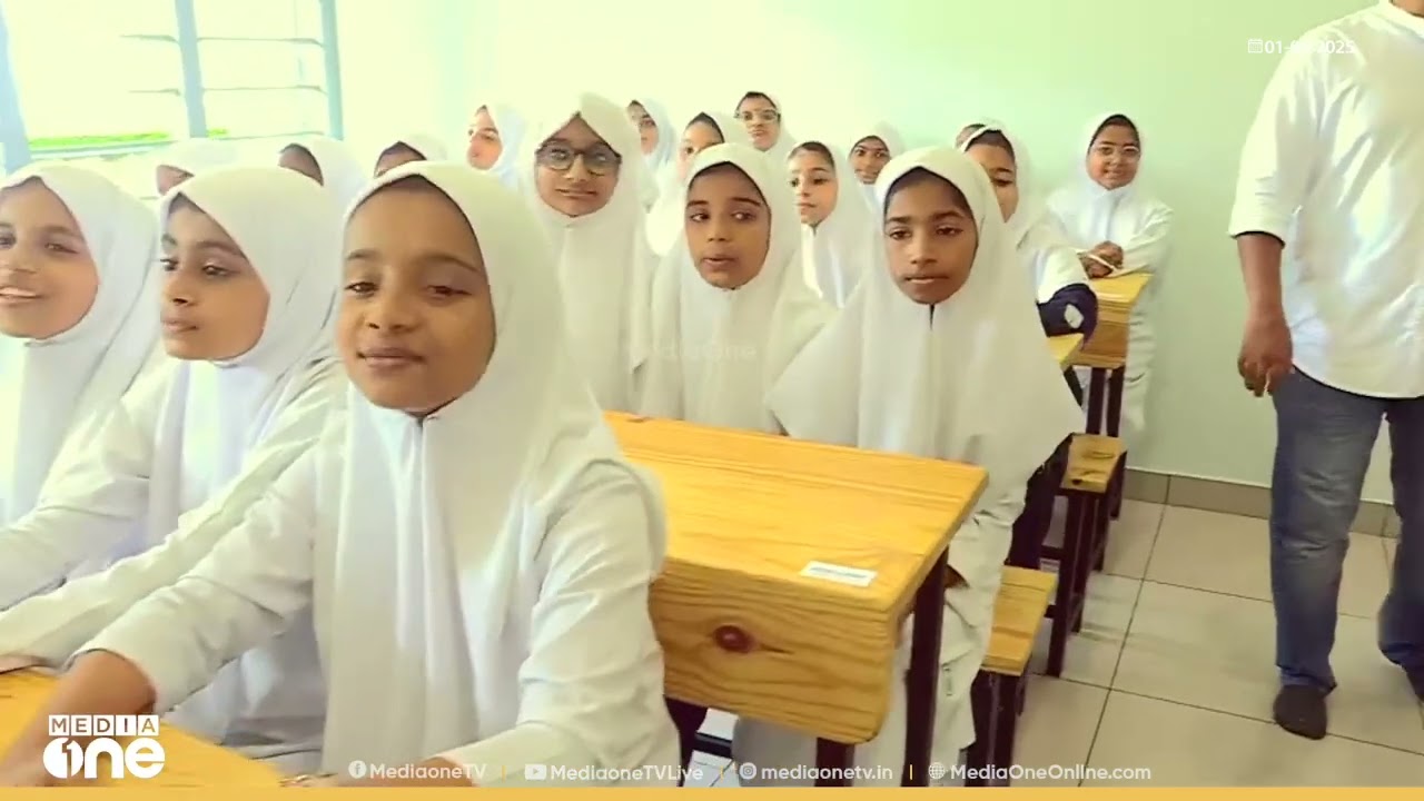 പാട്ടുപാടി വൈറലായ മലപ്പുറത്തെ മാഷും കുട്ടികളും ഇതാ ഇവിടെയുണ്ട്. ഹക്കീം മാഷിന്റെ പാട്ടും വിശേഷങ്ങളും