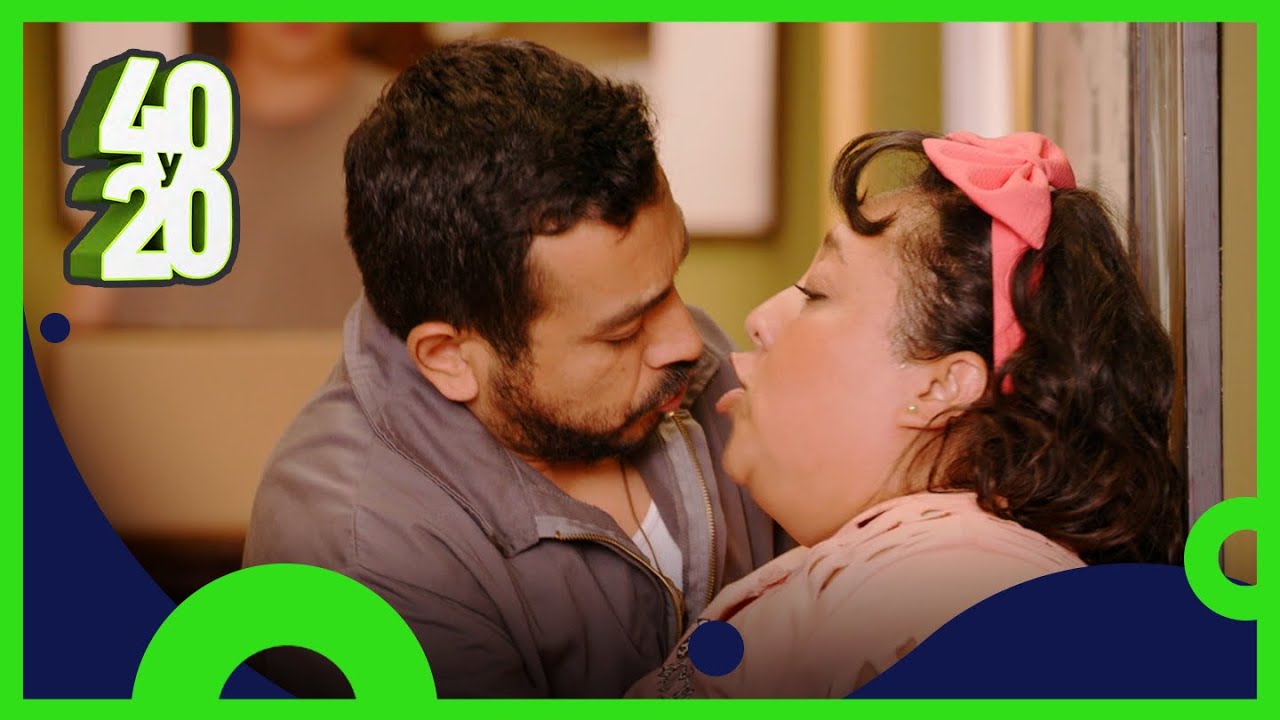 La Toña y su ex novio se ponen calientes en el pasillo | 40 y 20 | C3 2/4 T9 | Distrito Comedia