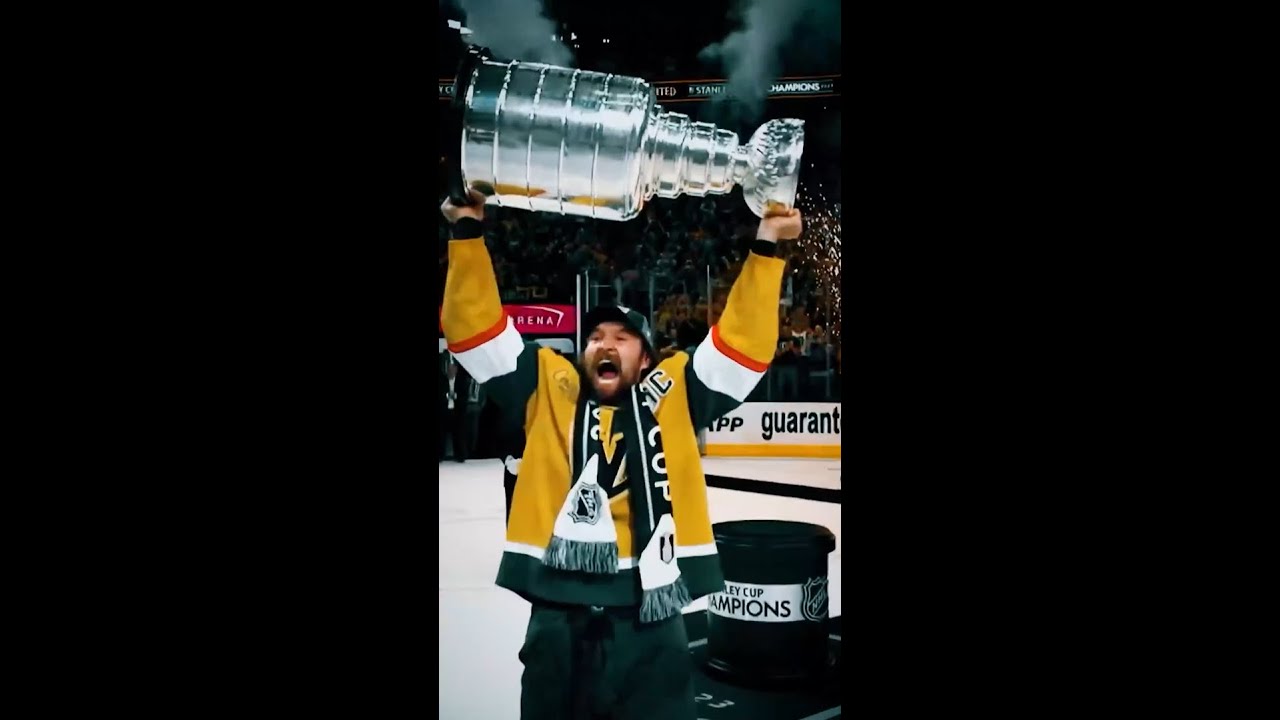 Wspaniały montaż muzyczno-filmowy o zakończonych play-offach NHL. Siadać 🪑, słuchać 👂, oglądać 👀