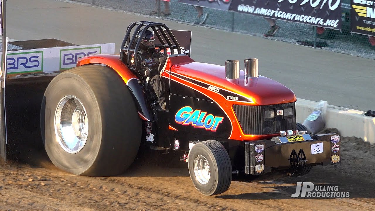Tractor Pulling 2022: Unlimited Super Stock Tractors pulling at Summit Motorsports Park - Thursday