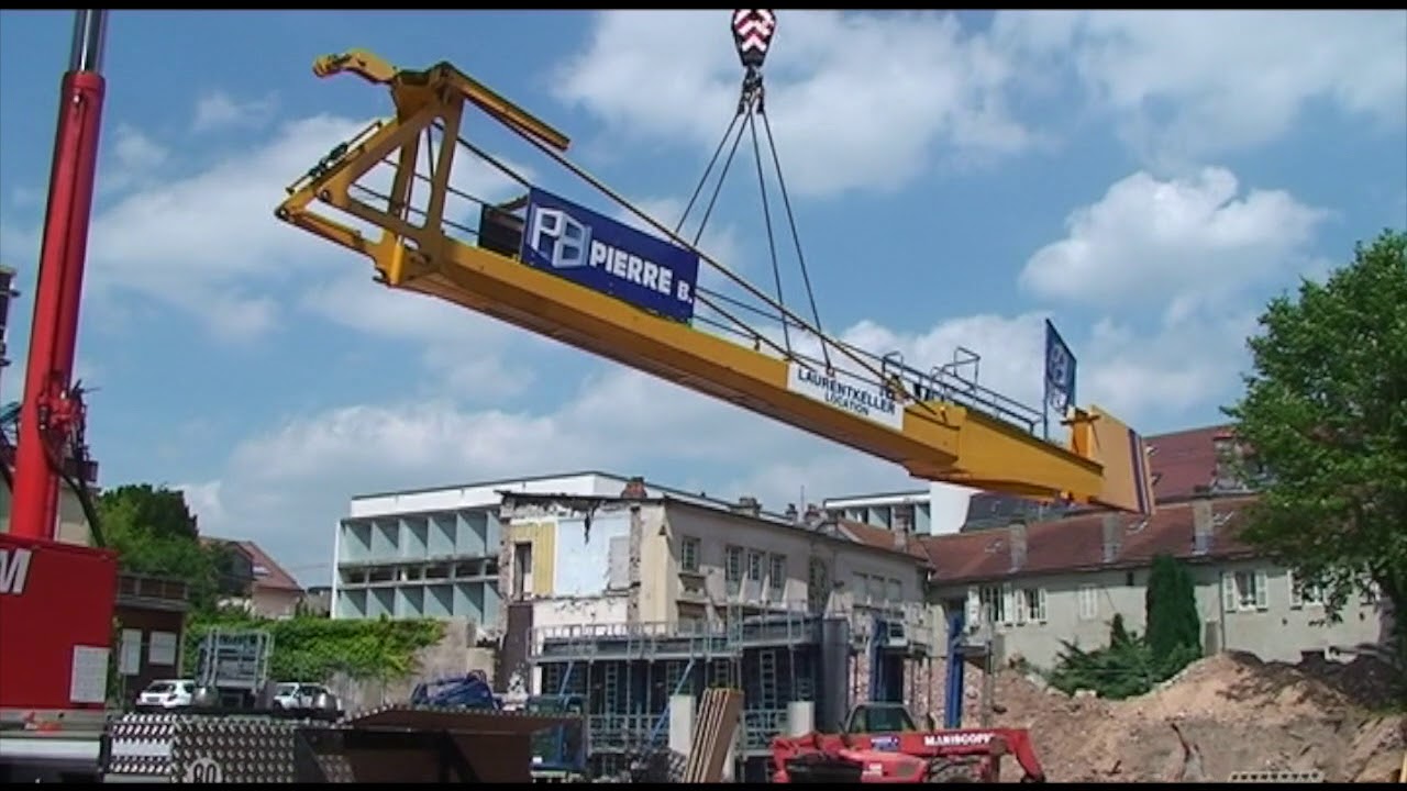Montage de la grue Potain sur le chantier de 