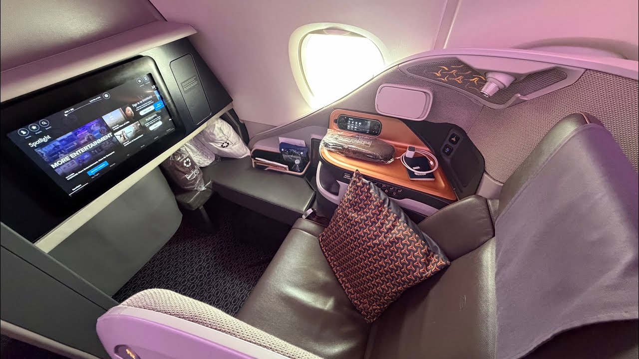Обзор полета бизнес-класса на самолете Singapore Airlines A380: место у перегородки на рейсе Сидн...