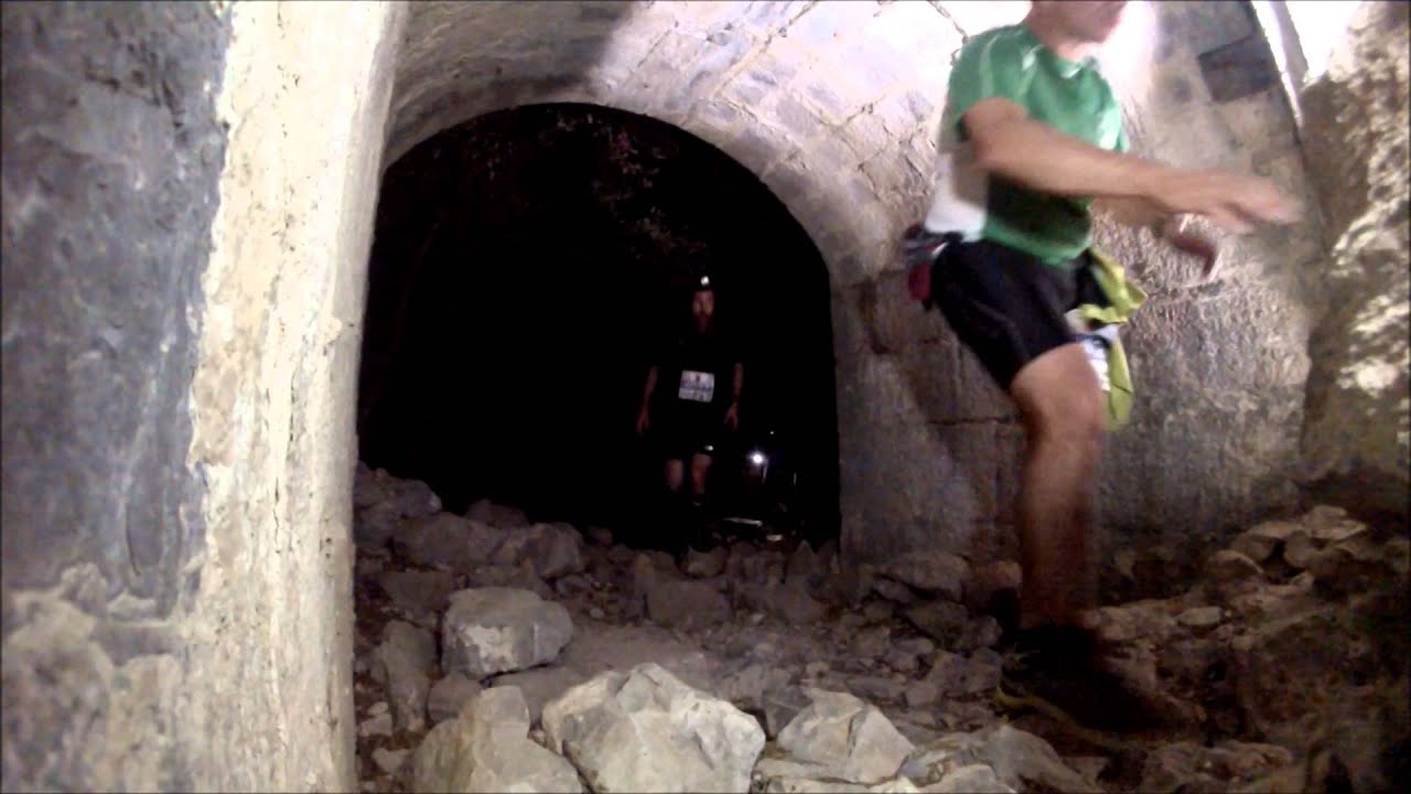 Festa trail 2014, 17 km by night arrivée des 1 er coureurs au château de montferrand