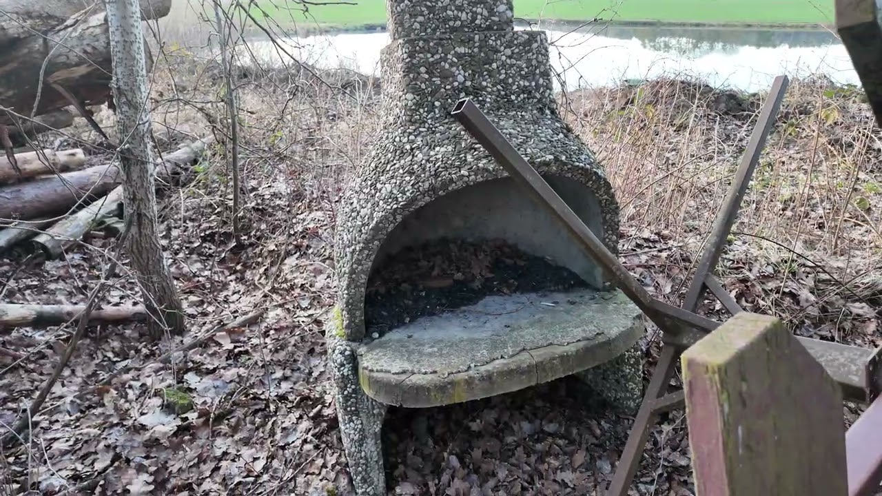 Das verlassene Baumhaus