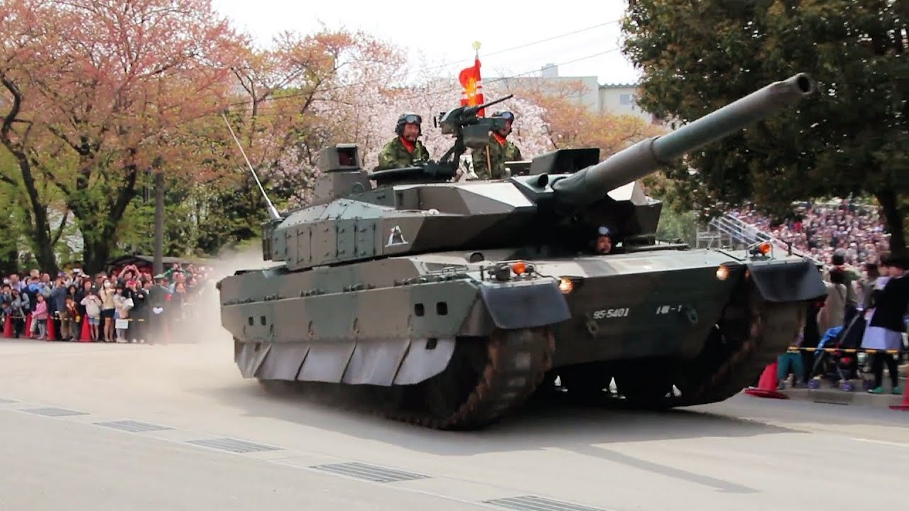突っ込む10式戦車に客席騒然！20140413 練馬駐屯地