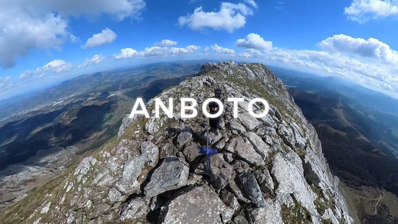 Circular al Anboto subiendo por el kilometro vertical. Arrazola. URKIOLA