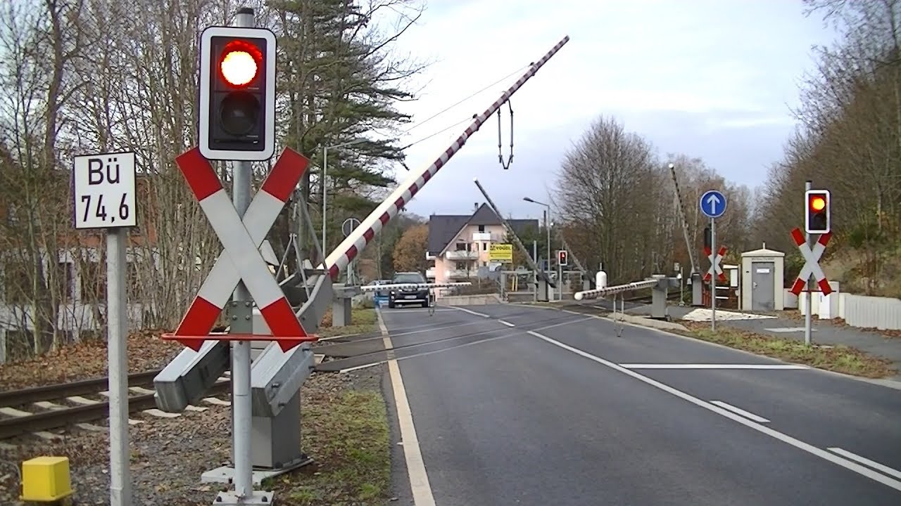 Spoorwegovergang Nossen (D) // Railroad crossing // Bahnübergang