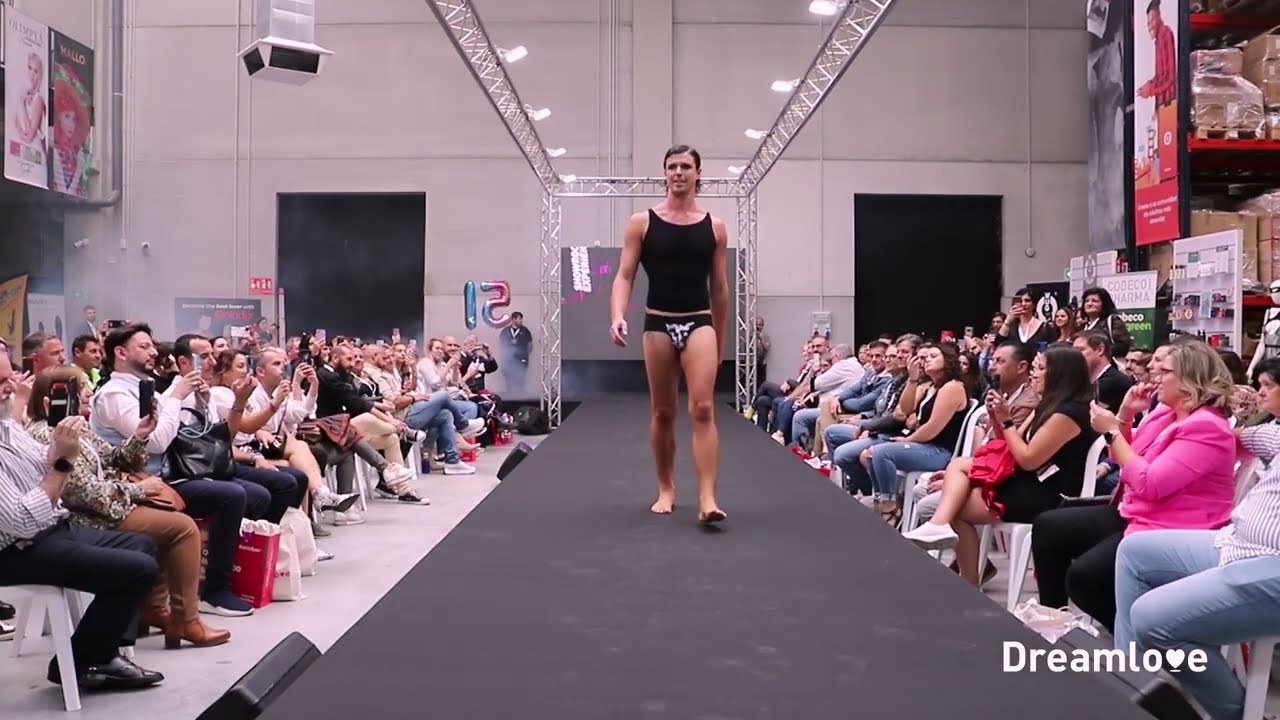 SHOWROOM EXPERIENCE 2022 - CUT4MEN CATWALK