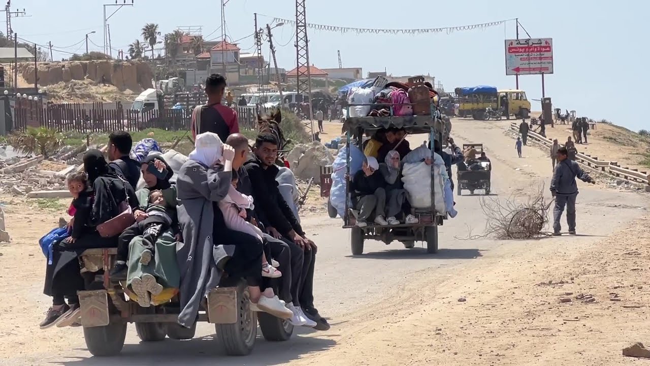 نزوح جماعي من مدينة غزة باتجاه مخيم النصيرات وسط قطاع غزة مع تصاعد العدوان الإسرائيلي