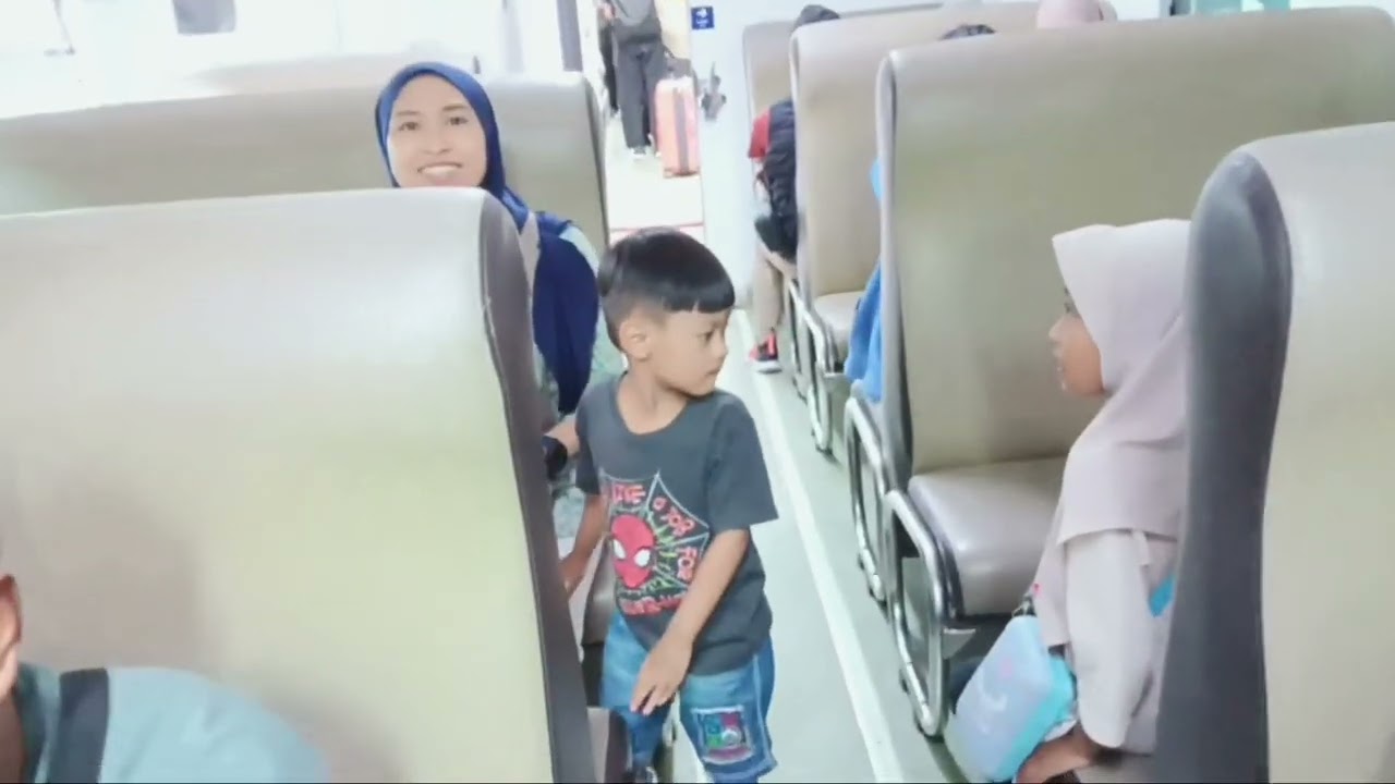 !! Naik Kereta Api Commuter Line Dhoho Malang - Surabaya tiket 12K !!