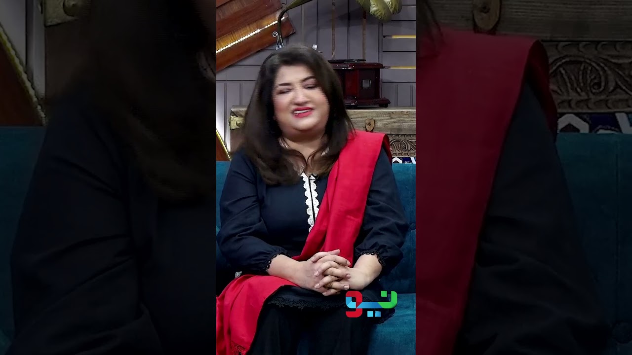 Hina Dilpazeer Act Quddusi Sahab Ki Bewah 😂😜 | #hinadilpazeer #momo #naumanijaz #shorts