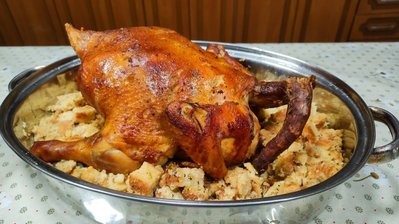 Gjel deti me përshesh me bukë misri, receta tradicionale e trashëguar nga vjehërra