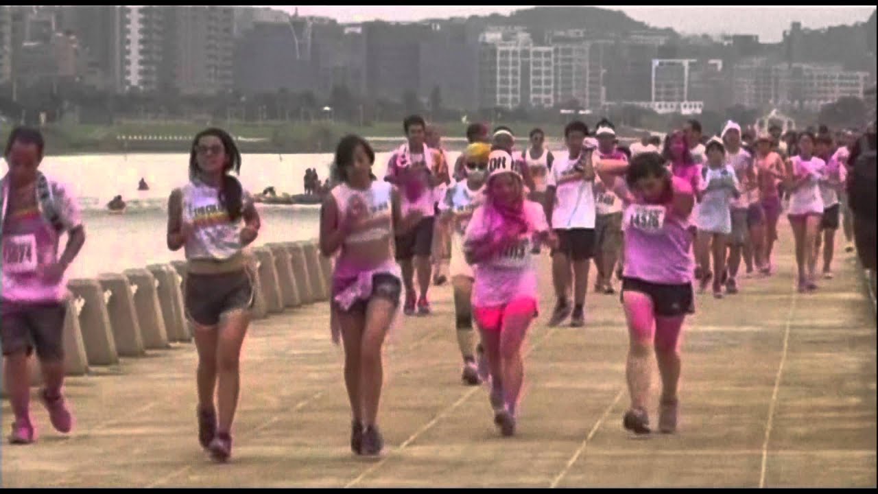 One Thousand Splattered With Color In Taiwan's 'The Color Run'
