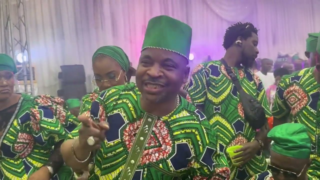 SEE WHAT PASUMA DID TO MC OLUOMO AT FAITHIA BALOGUN’S FATHER’S BURIAL CEREMONY