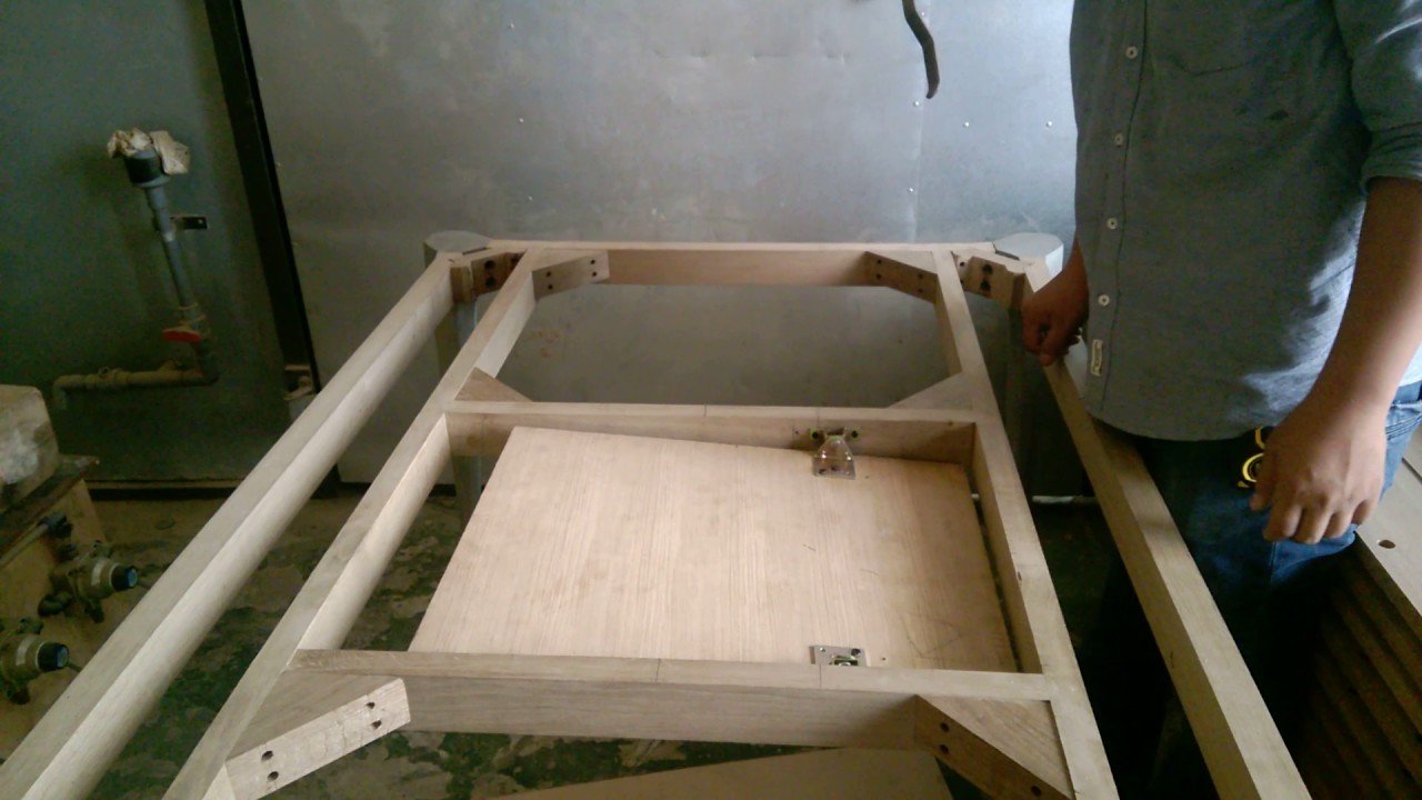 Expanding table lift.