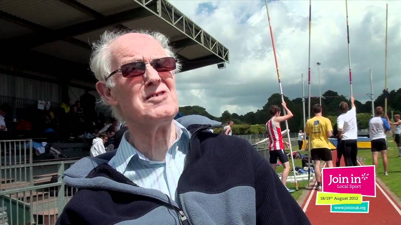 Iwan Thomas pays tribute to his coach Mike Smith