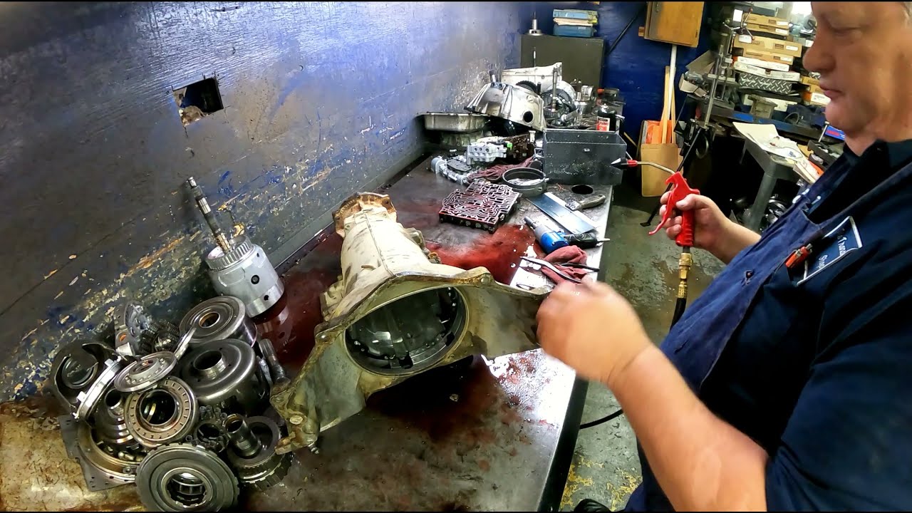 TH700R4  (4L60) Disassembly