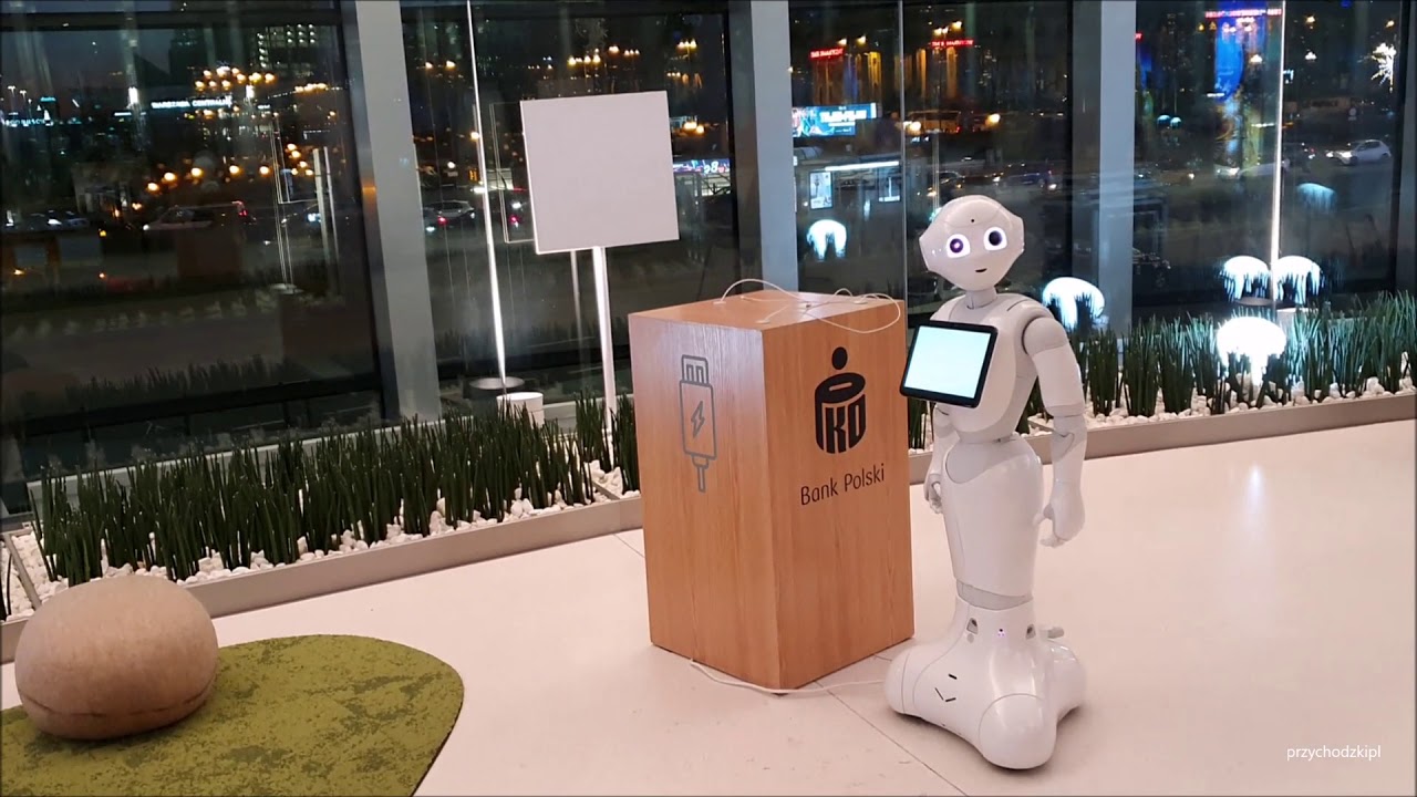 Warszawa / Warsaw Nowa Rotunda w środku (kawiarnia) / New Rotunda inside (cafe) - robot