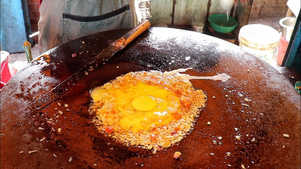 Roadside Scrambled Egg Recipe | Three Egg Pulao At Raj Omlet | Indian Street Food