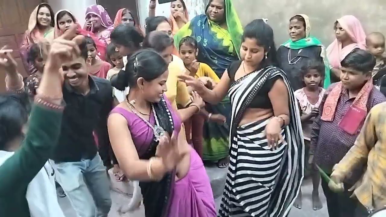 स्टूडियो ओपनिंग के समय राधा डांस गिर गई गिर के कार्यक्रम मैं हो गया झगड़ा