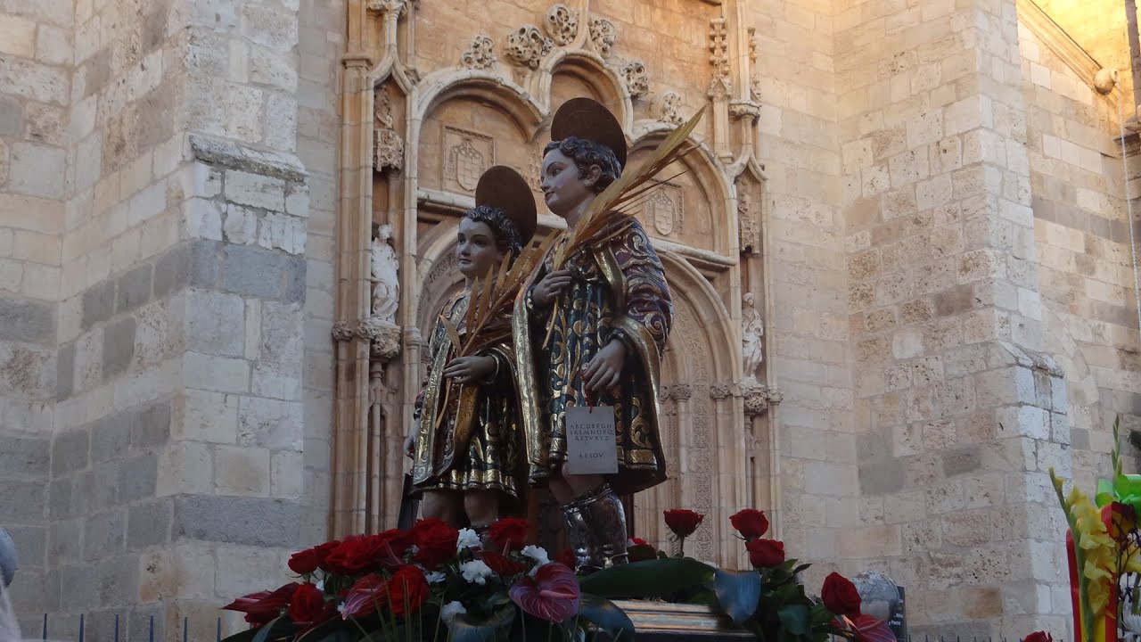 Alcalá de Henares vuelve a mostrar su devoción por los Santos Niños