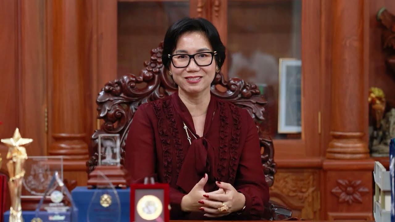 សូមអញ្ជើញទស្សនា ទស្សនៈស្រ្តីឆ្នើមក្នុងអាជីវកម្មកែច្នៃ  ដូចតទៅ
