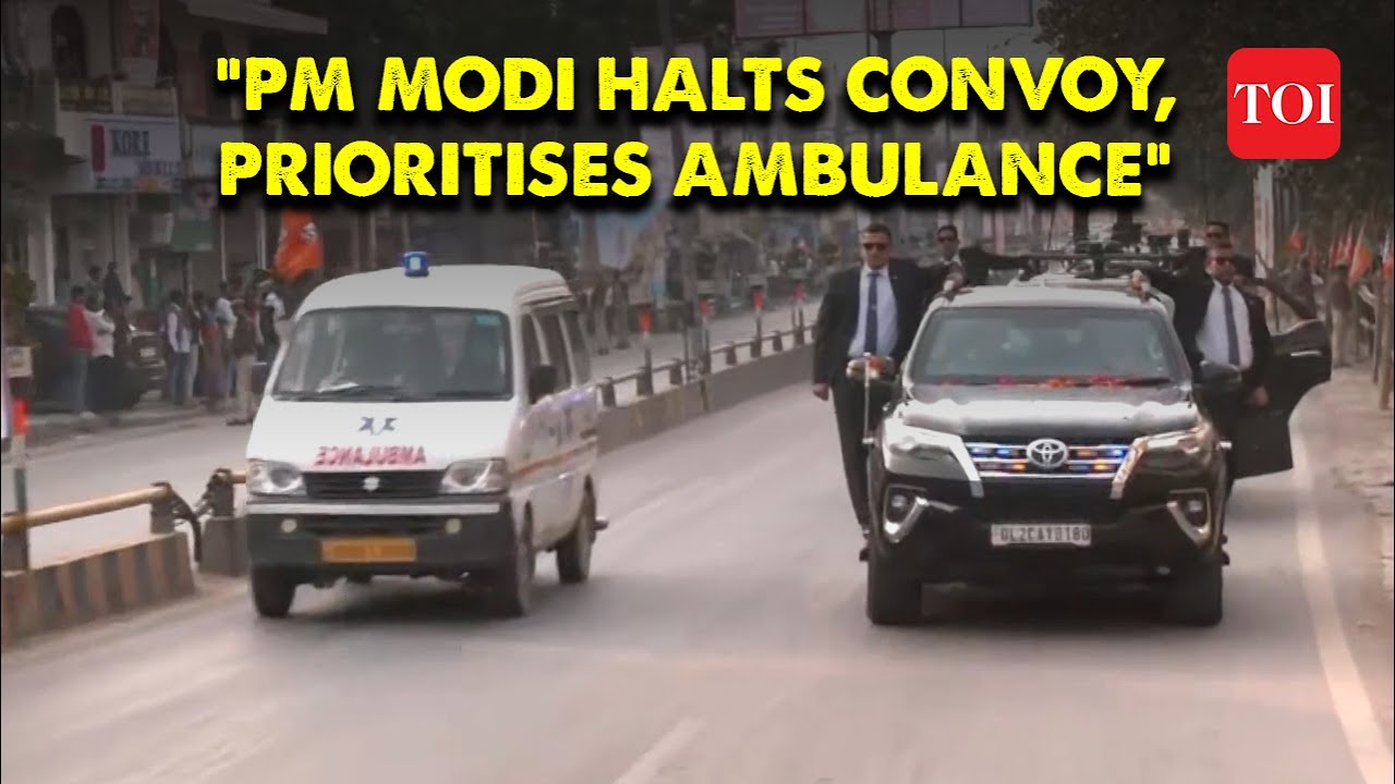 Varanasi: PM Modi stops convoy, gives way to Ambulance