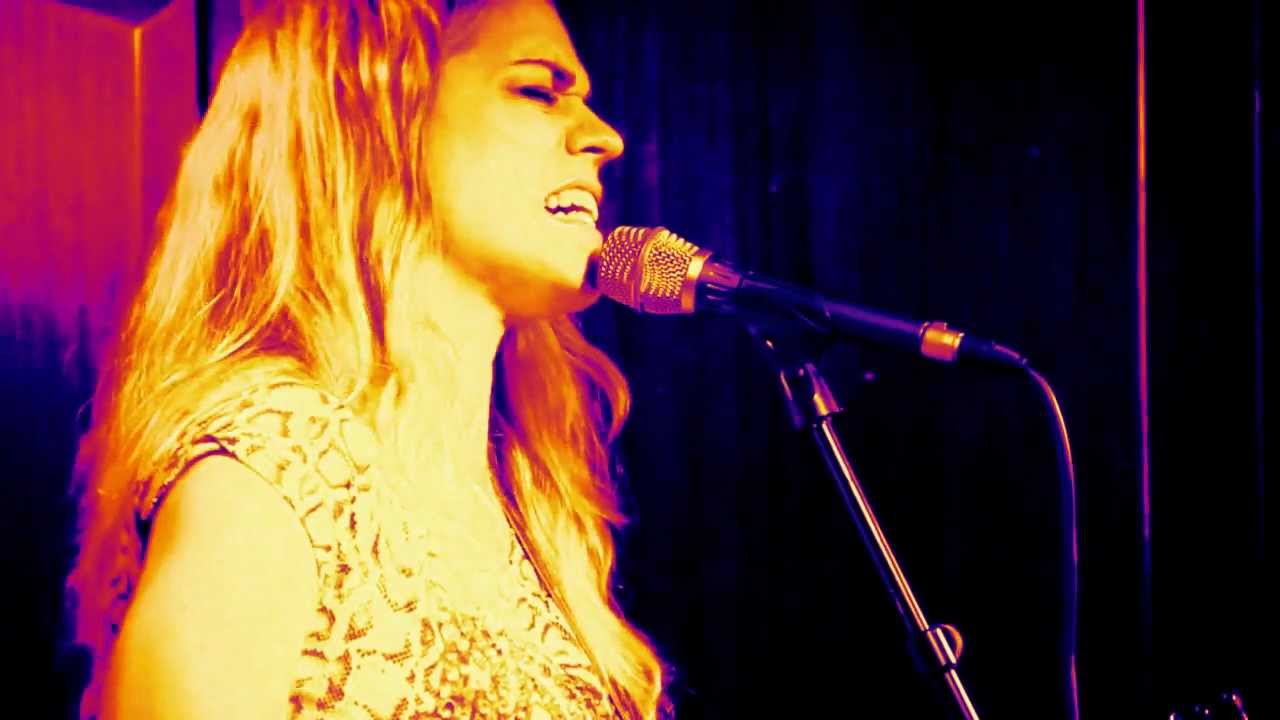 Alexandra Jardvall - Fix You (Coldplay cover live)