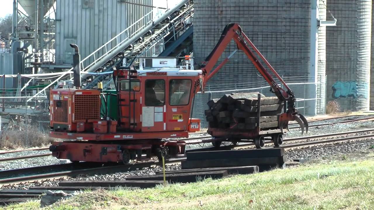 Norfolk Southern MOW T&S Gang - Kershaw Tie Crane THM08064