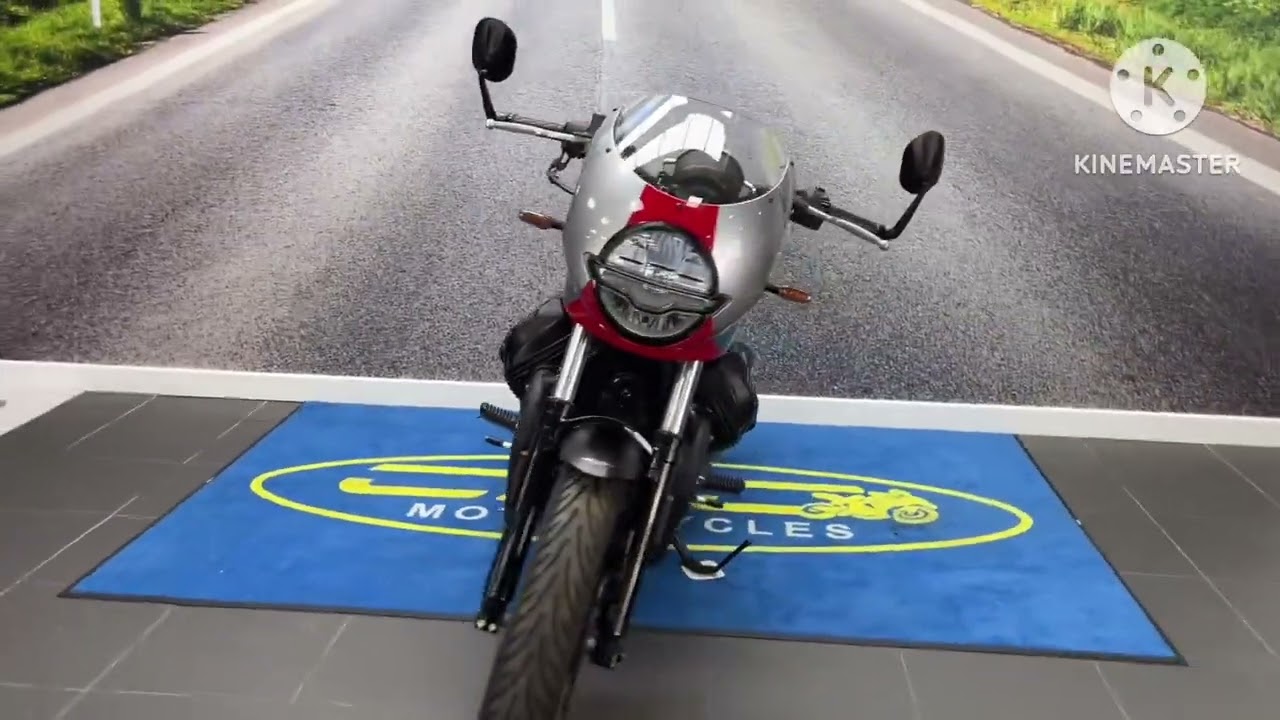 Moto Guzzi V7 Stone Corsa Silver 2024