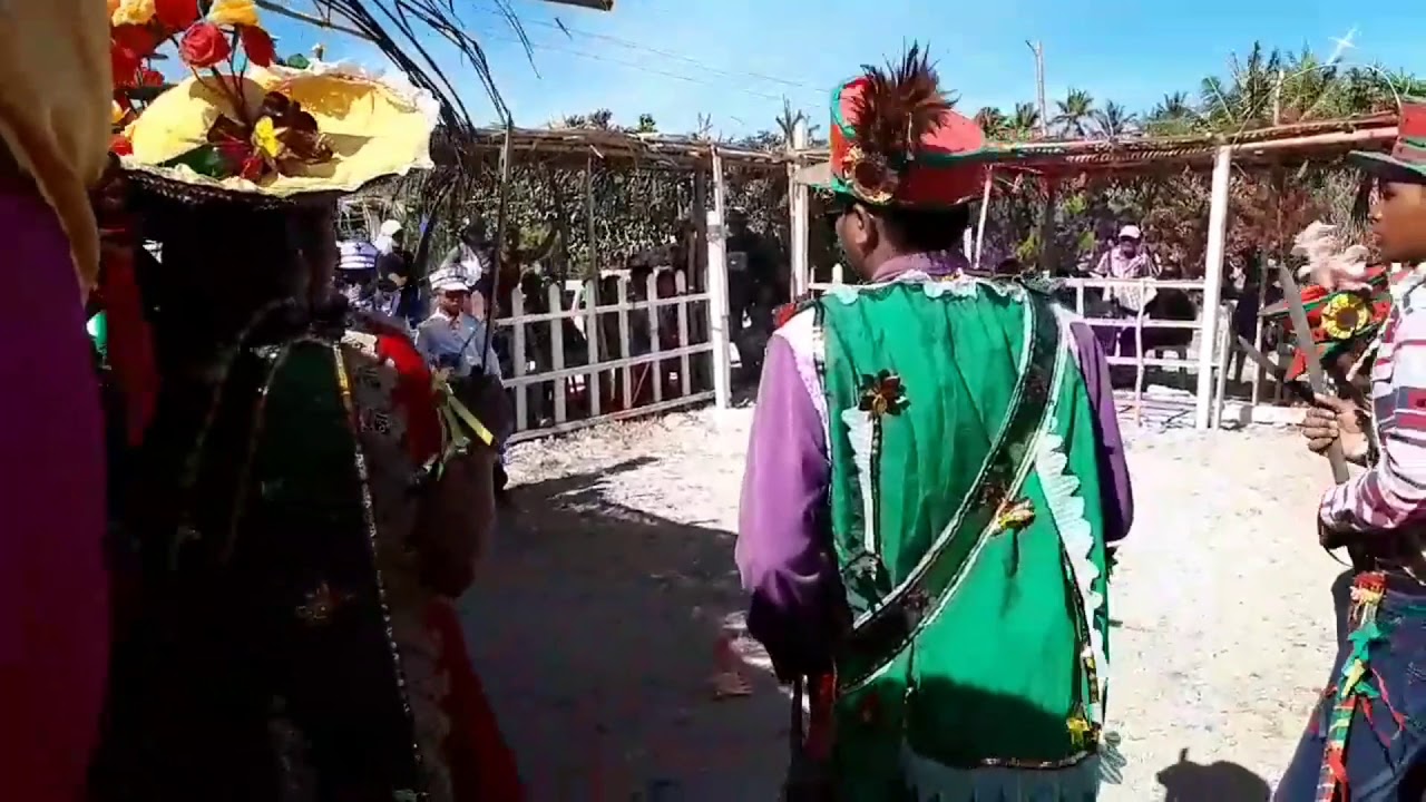 KOMEDYA (MORO-MORO)