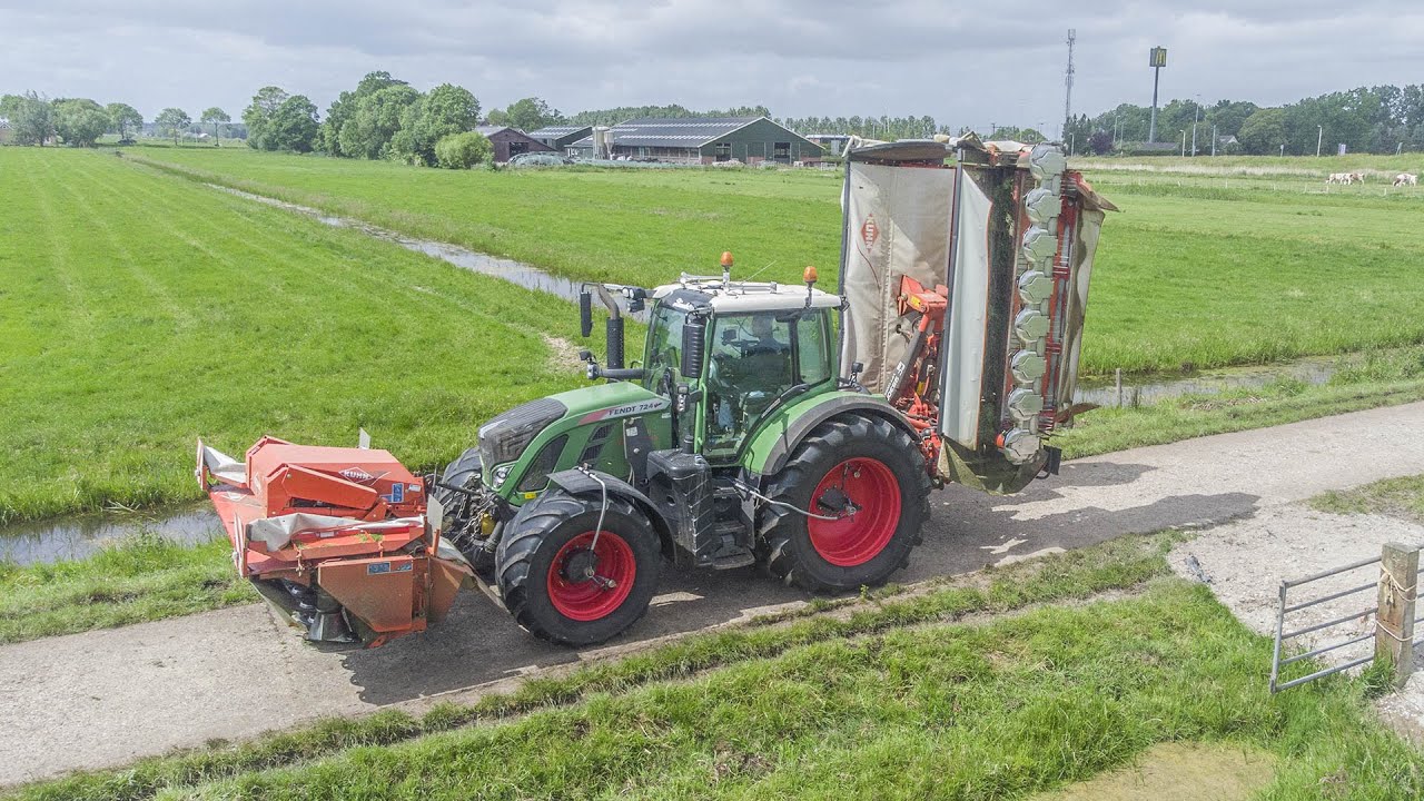 Mowing grass | Fendt 724 with Kuhn Triples