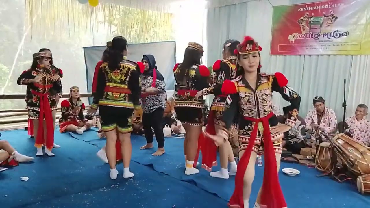 Ninggal katresnan Dolalak putri kawulo mudo live semono sijo ndelok Bagelen