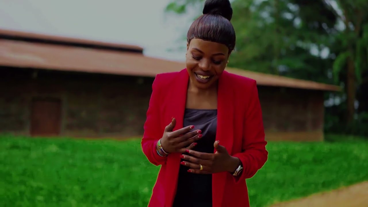 Upendo wa Mungu_Maman Divine Dario (Clip Officiel)