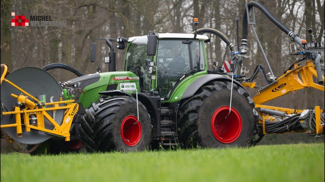 Loonbedrijf van Hal aan het sleepslangen Fendt 728 op mega dikke banden - 2025