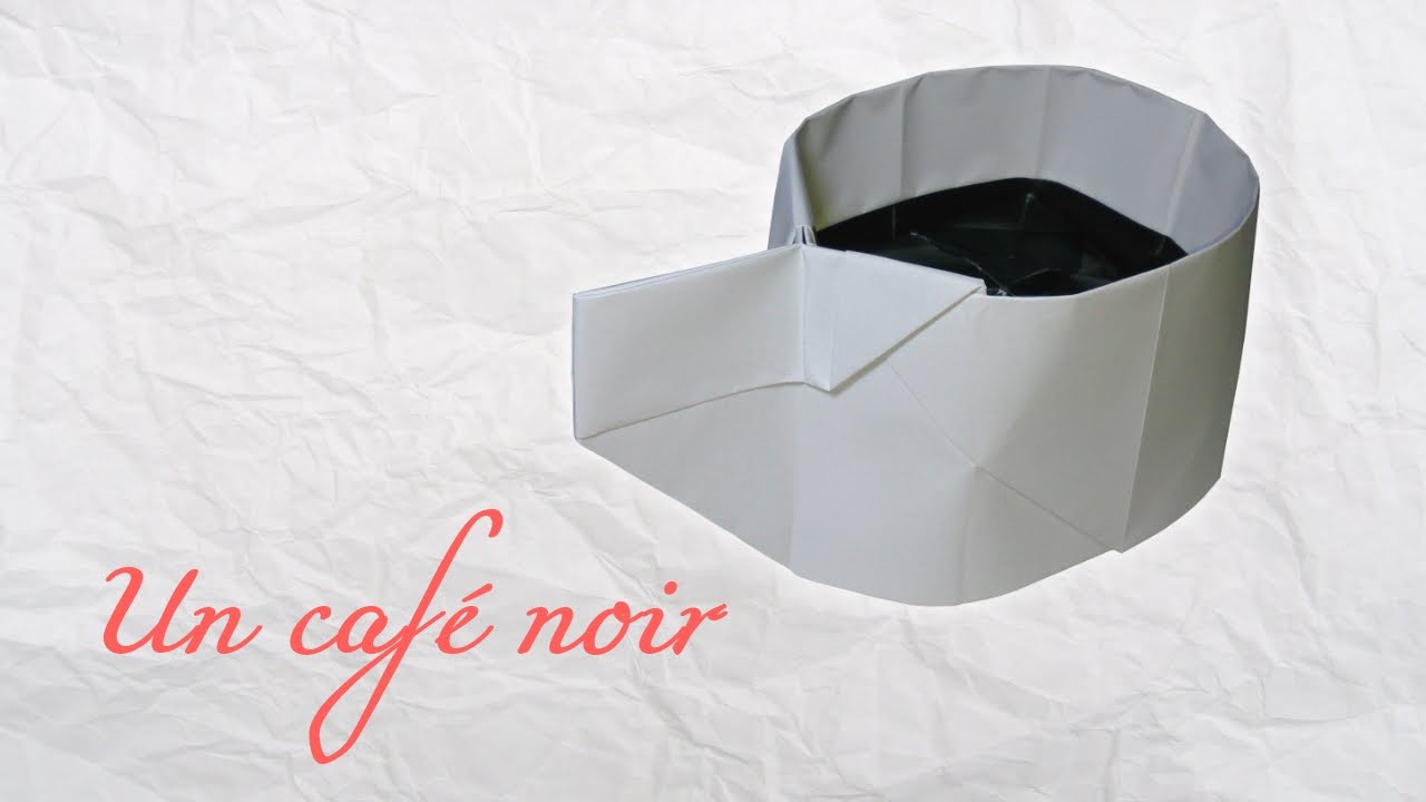 Origami ! Une tasse de caf&eacute; noir.