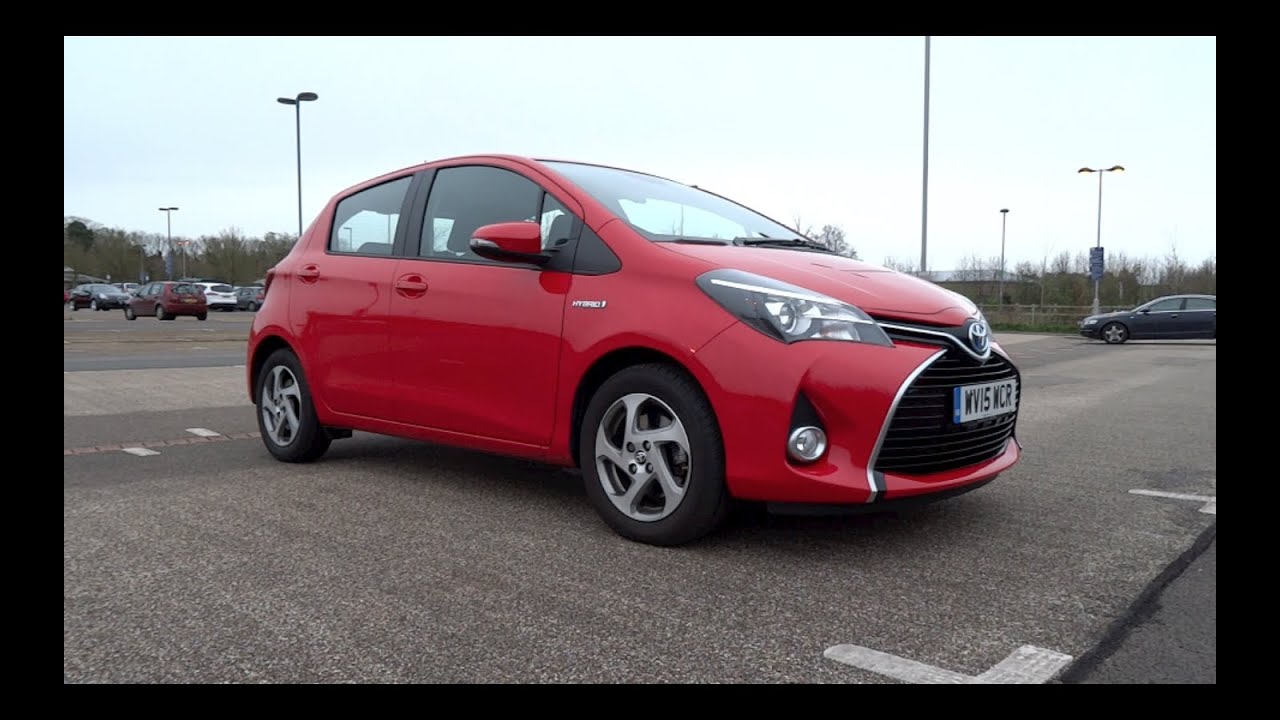 2015 Toyota Yaris 1.5 VVT-i Hybrid Icon Start-Up and Full Vehicle Tour