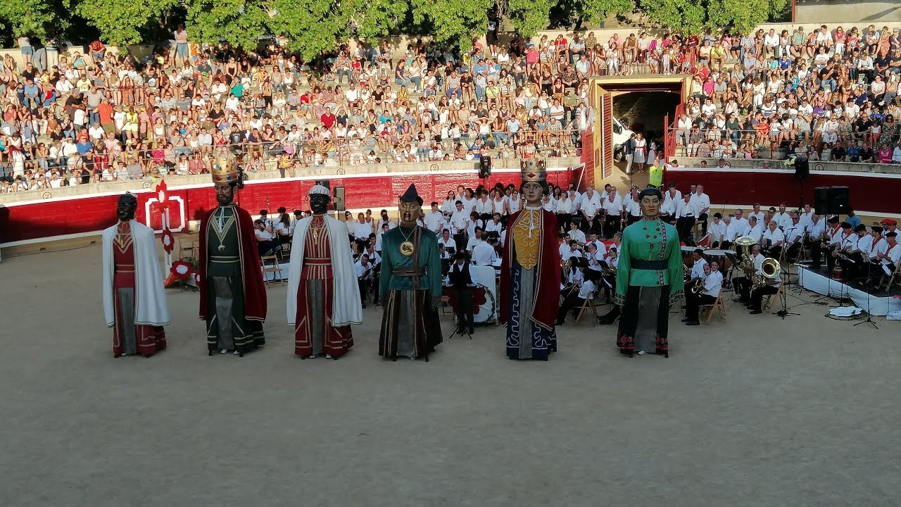 Festival centenario Gigantes y Cabezudos de Tafalla