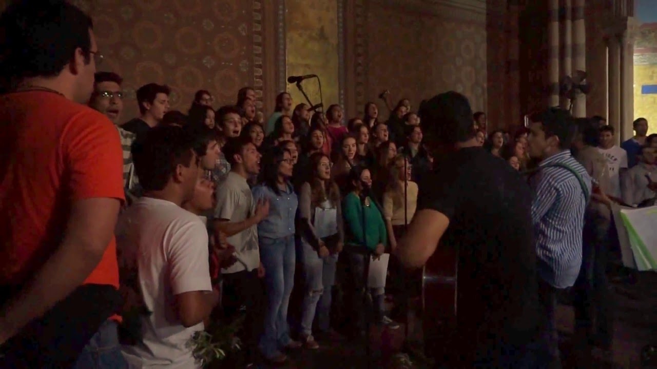 Vengo ante ti Jesús amado - Coro Capuchinos