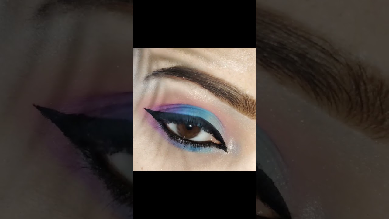 Beautiful Peacock Eyeshow 