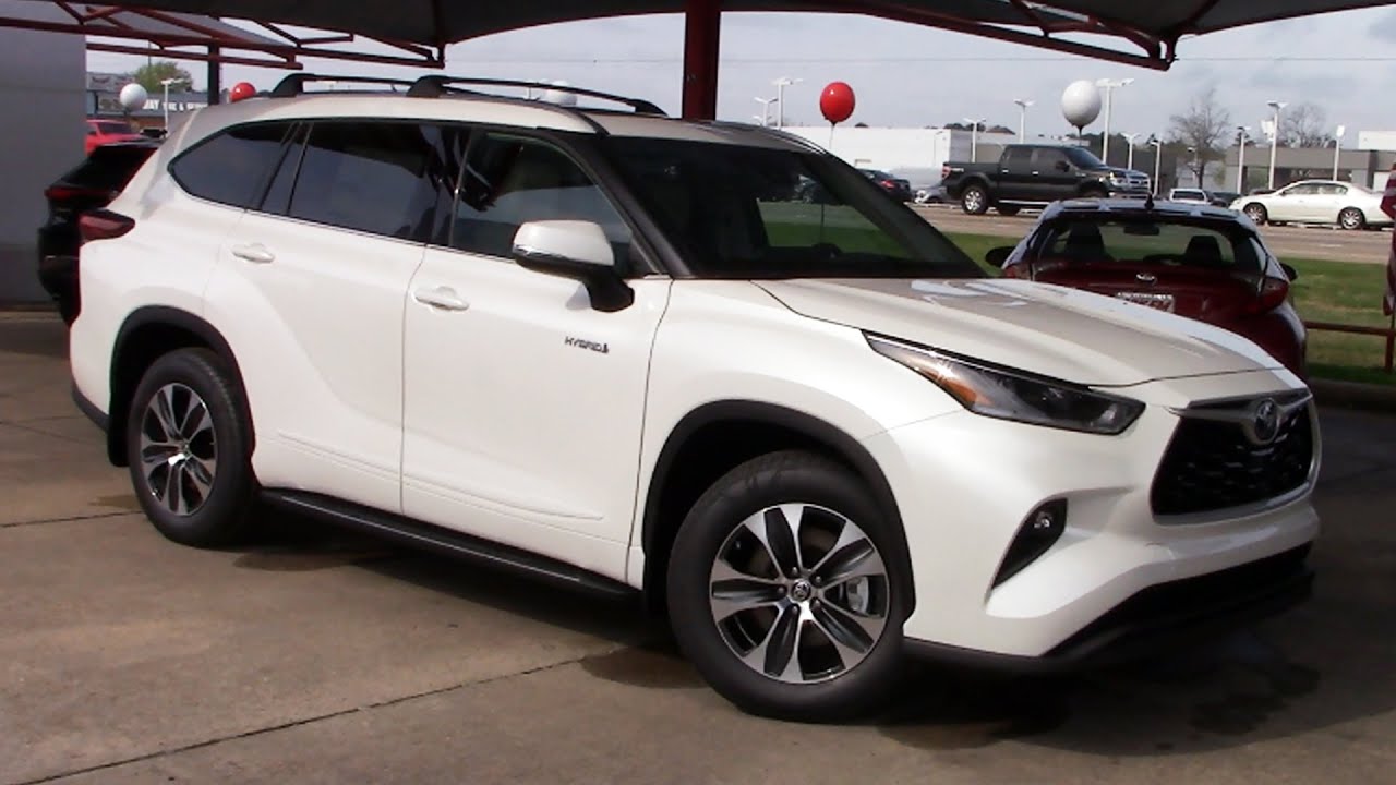 2021 Toyota Highlander XLE Hybrid Review - Is It The BEST Mid-Size Crossover?