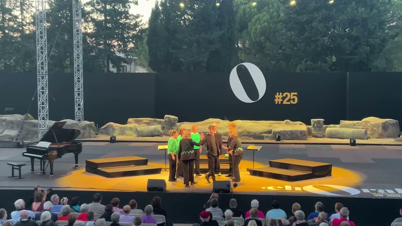 Koncert (close-up), Frankrig Choralie, Vaison la Romaine, 3/8-25