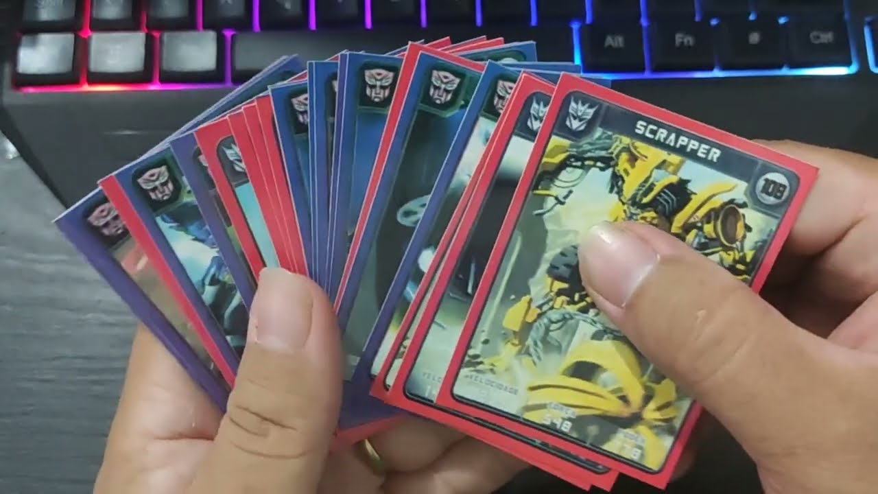 ABRINDO CARDS DE TRANSFORMERS