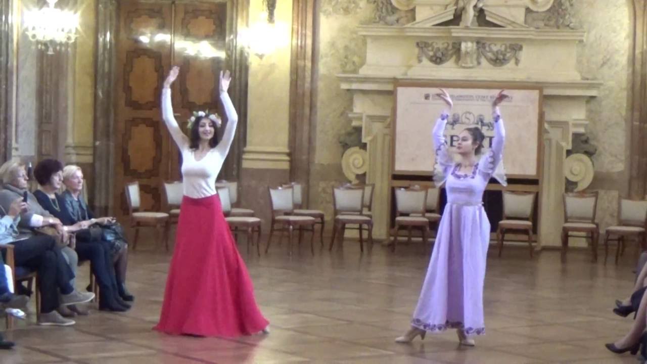 Armenian dance in Czech senate