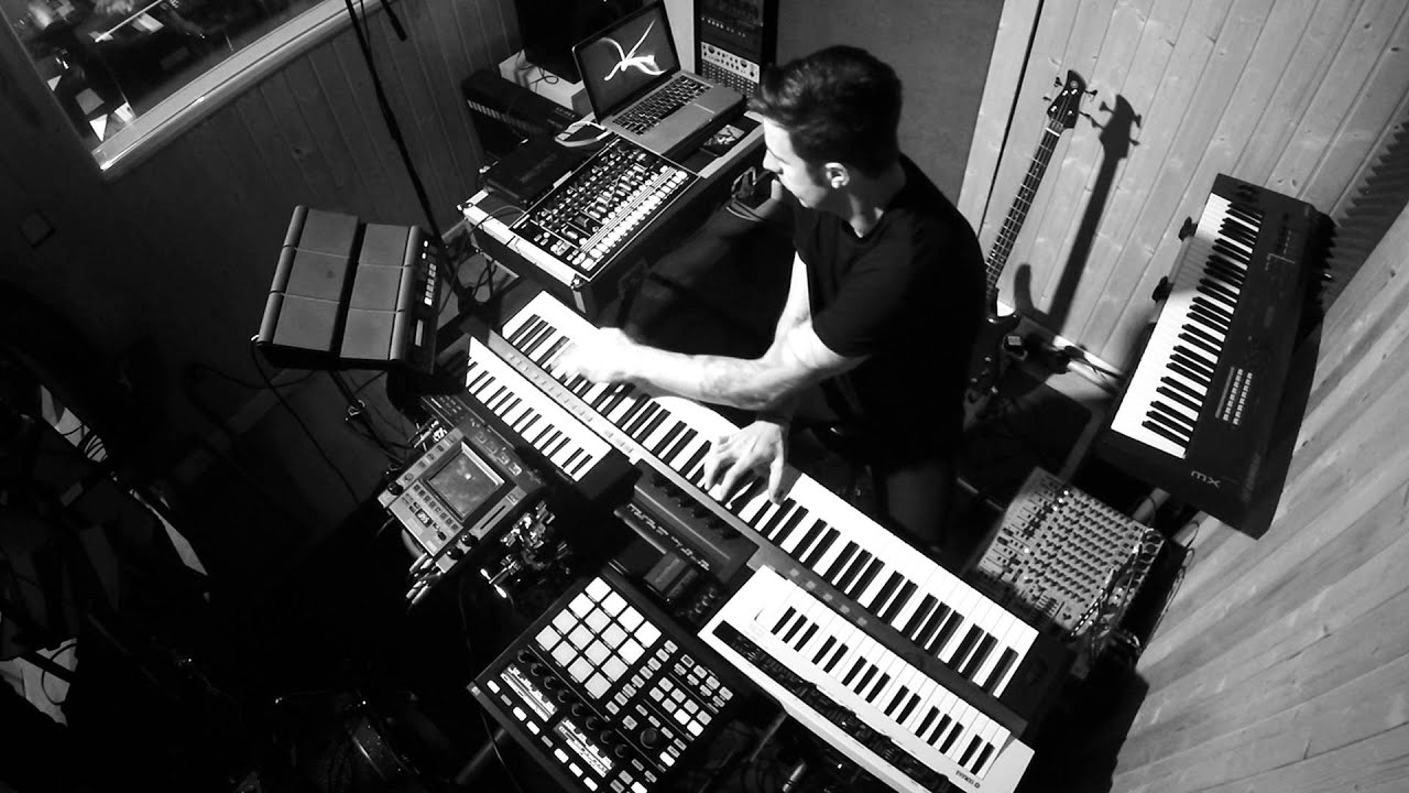 ED IS DEAD - 5 min. Electronic Impro.
