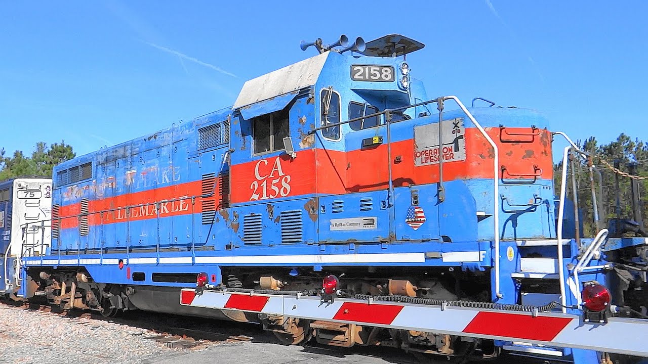Some Classic EMD Locomotives on Chesapeake & Albemarle Train